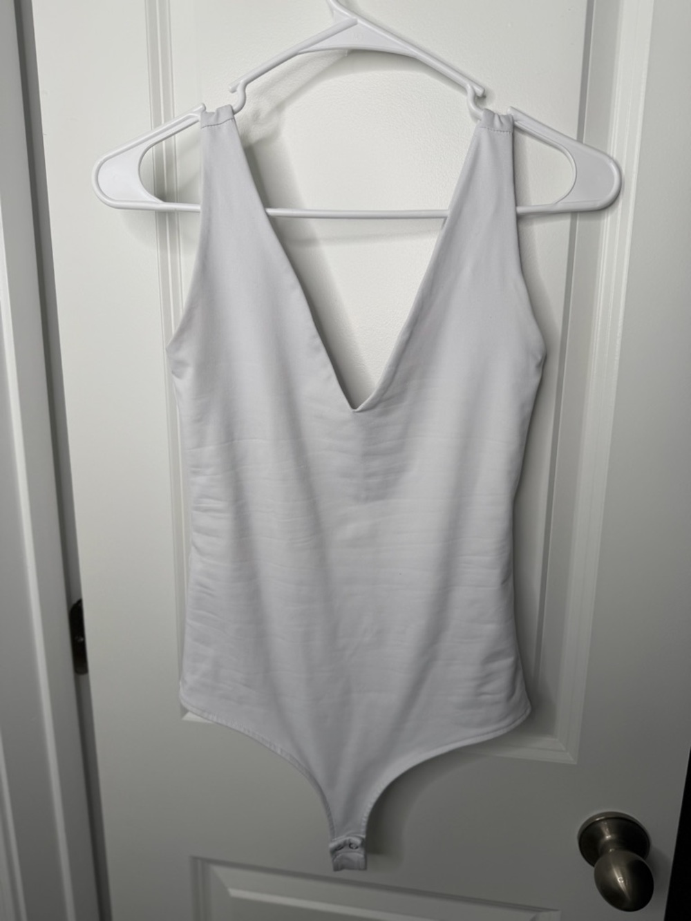 ReoRia White V-Neck Bodysuit